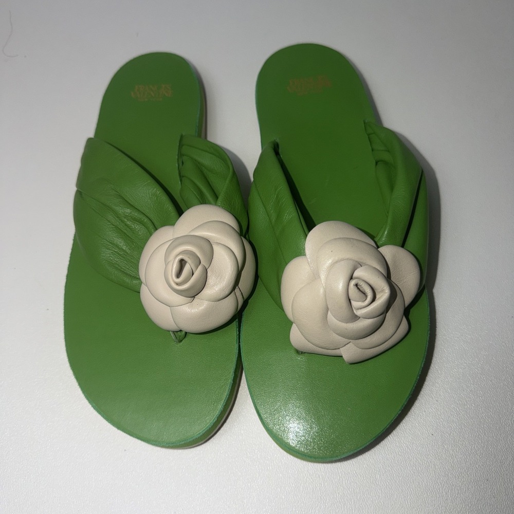 New France's Valentine Napa‎ Green Gardenia Leather Thong Sandals 7.5